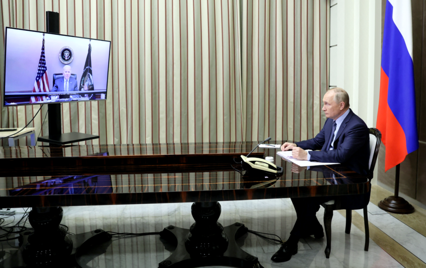 После встречи американские зрители увидели только российские кадры встречи Путина и Байдена, что смутило жителей США. Белый дом поделился снимками конференции значительно позже, чем Кремль. Фото AFP