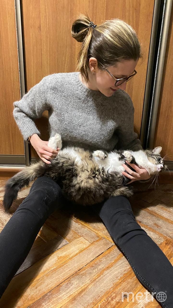 Кот по кличке Монс с хозяйкой Александрой. Фото "Metro"