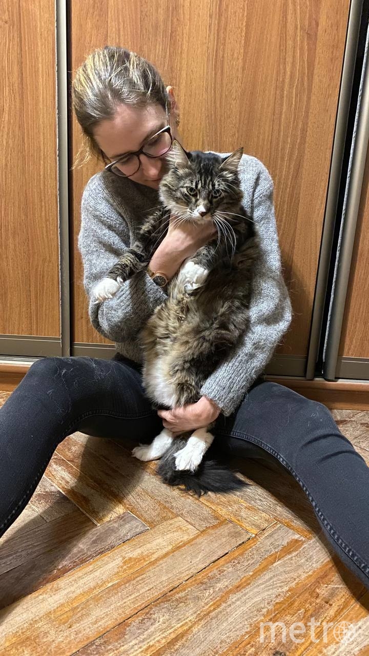 Кот по кличке Монс с хозяйкой Александрой. Фото "Metro"