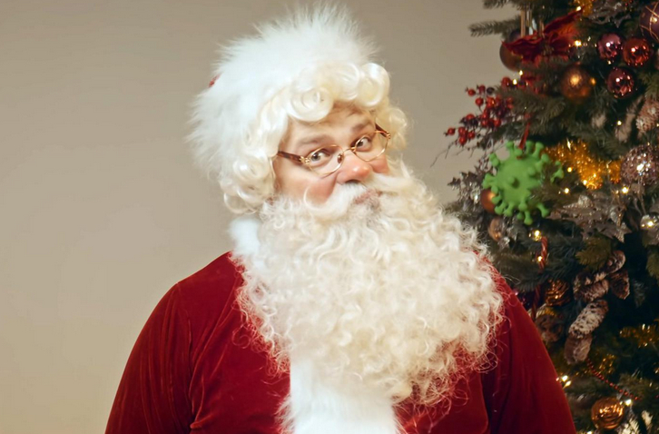 Гарик Харламов в роли Деда Мороза в клипе Little Big – S*ck My D*ck 2020. Фото скриншот с видео на канале "Little Big" , Скриншот Youtube