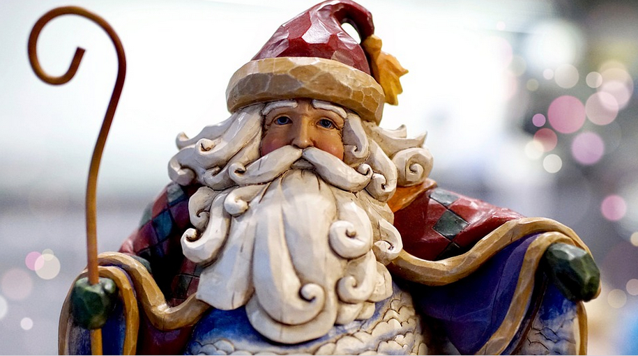 Обязательным новогодним персонажем сегодня считается Дед Мороз, однако этот образ далеко не древний. Фото pixabay