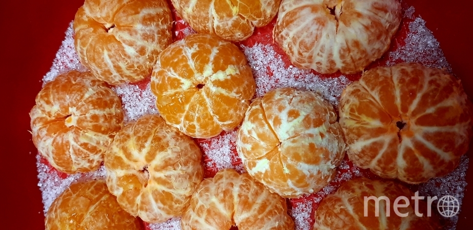 Если праздники прошли, а мандарины остались, можно сделать красивый, мандариновый пирог. Фото Зинаида Белова, "Metro"