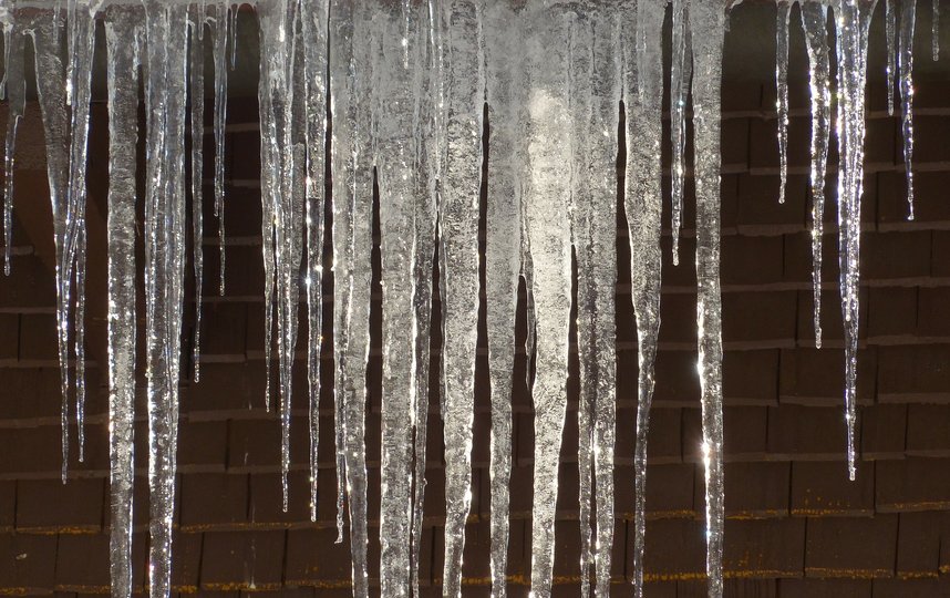 7 февраля ледяная глыба убила рабочего в Гатчине. Фото https://pixabay.com/