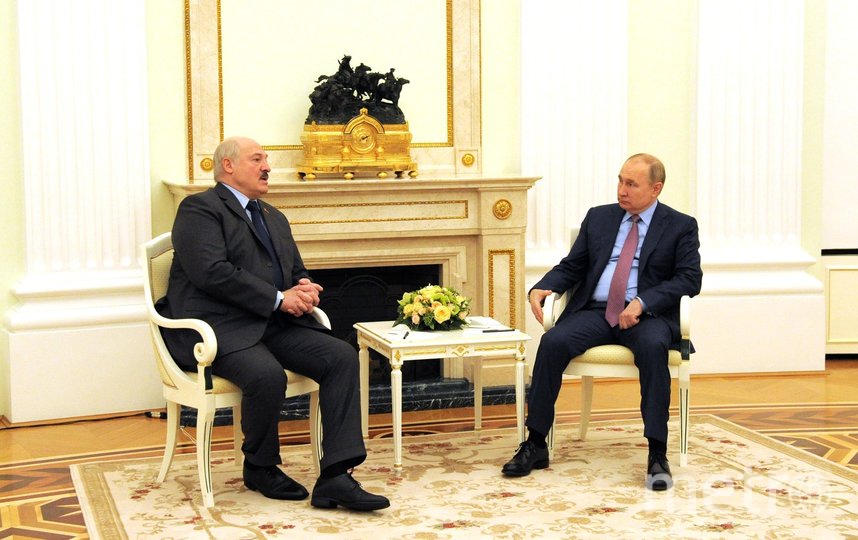 Белоруссия построит свой порт под Петербургом, заявил Александр Лукашенко
