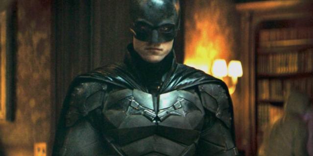Роберт Паттинсон в роли Бэтмена |&#8239;кадр из фильма.