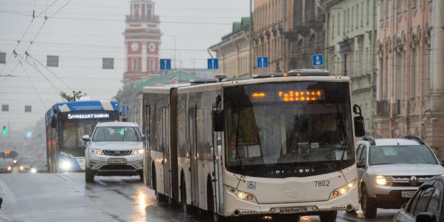 Новые автобусы, троллейбусы и трамваи позволят избежать дефицита общественного транспорта.