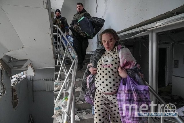 Война с фейками: российская авиация нанесла удар по роддому в Мариуполе