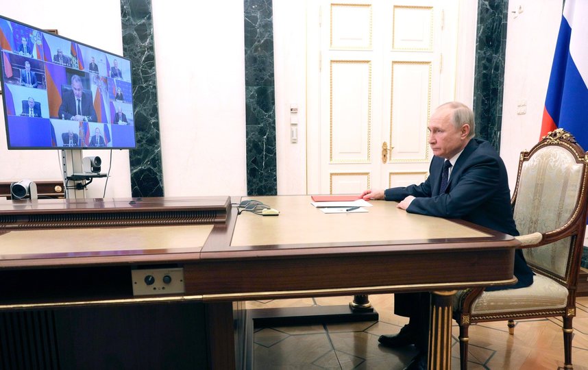 Владимир Путин проводит совещание Совета Безопасности. Фото kremlin.ru