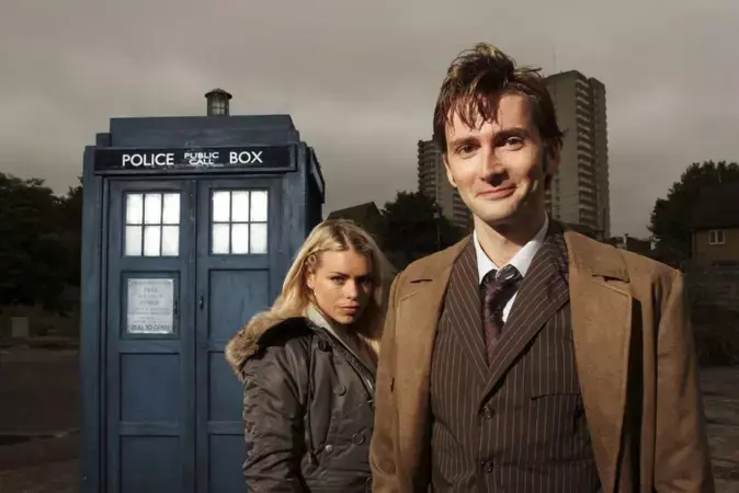 Десятый Доктор (Дэвид Теннант) со спутницей. BBC. 