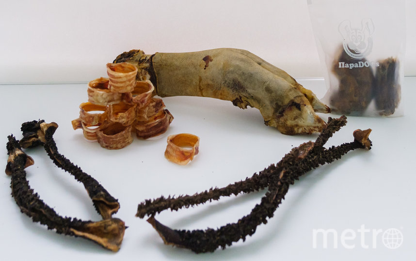 Субпродукты: трахеи, желудки, копыта превращаются в лакомства для собак. Фото Алена Бобрович, "Metro"