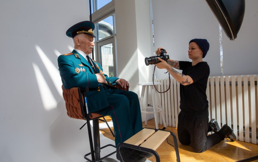 Ветеран Константин Стрижов впервые участвовал в профессиональной фотосессии. Фото Василий Кузьмичёнок