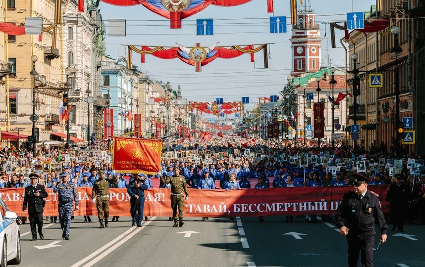 Ожидается, что в этом году в Петербурге на акцию "Бессмертный полк" выйдет более 800 тысяч участников. Фото https://www.polkrf.ru