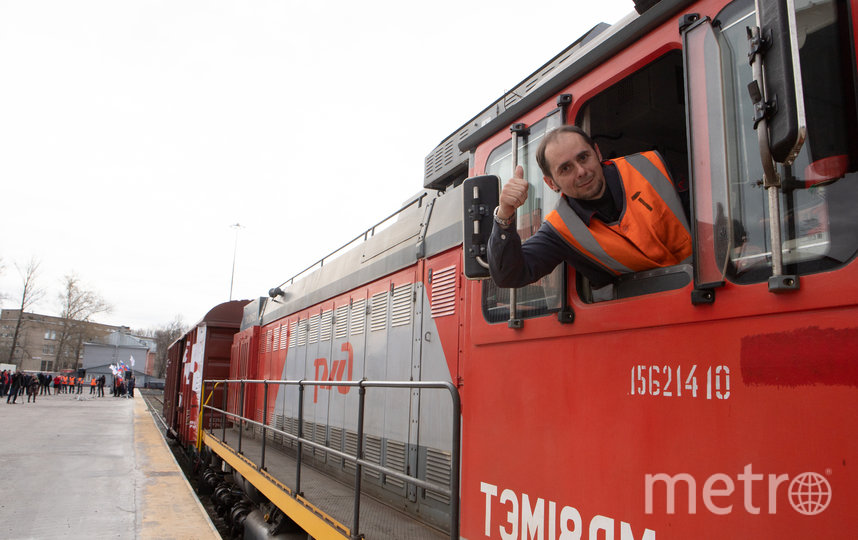 Вагон проследует в Москву и войдёт в состав "Поезда помощи" от регионов России. Фото Игорь Акимов, "Metro"