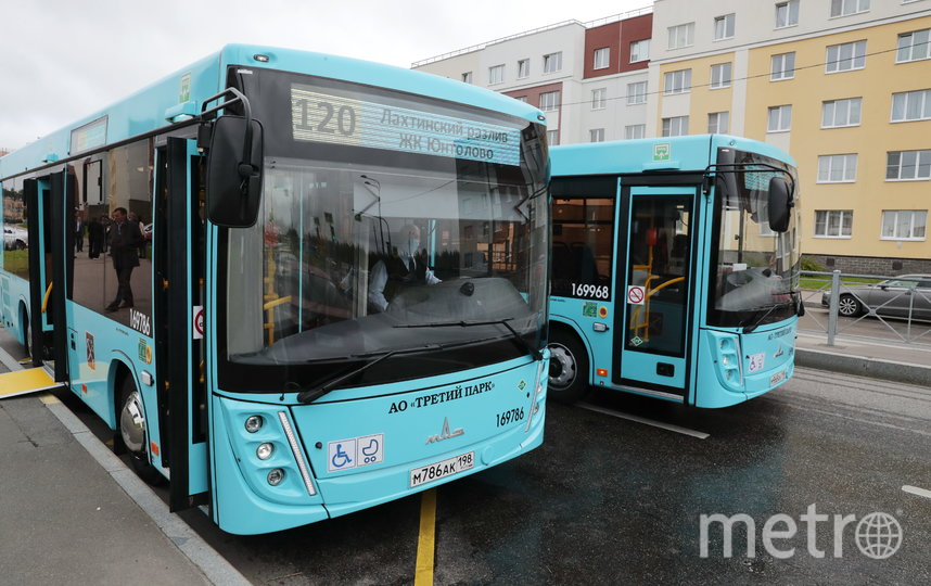 Удобно мамам и без вреда для экологии: какие функции есть у новых автобусов в Петербурге