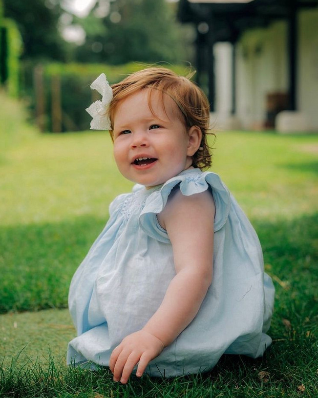 Меган Маркл и принц Гарри поделились свежими фото годовалой дочери Лилибет Дианы. Фото @dukeandduchessofsussexdaily. соцсети.