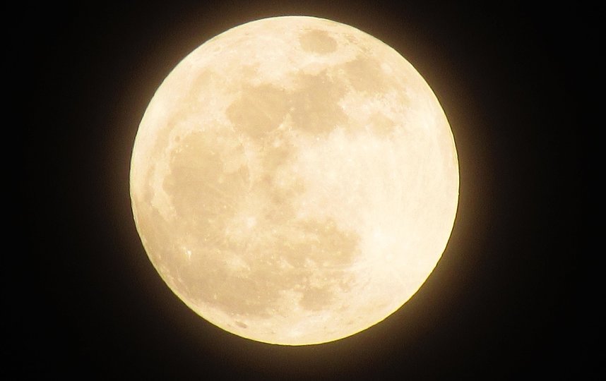 В ночь с 13 на 14 июня над Петербургом взойдет "клубничная" Луна. Фото https://pixabay.com