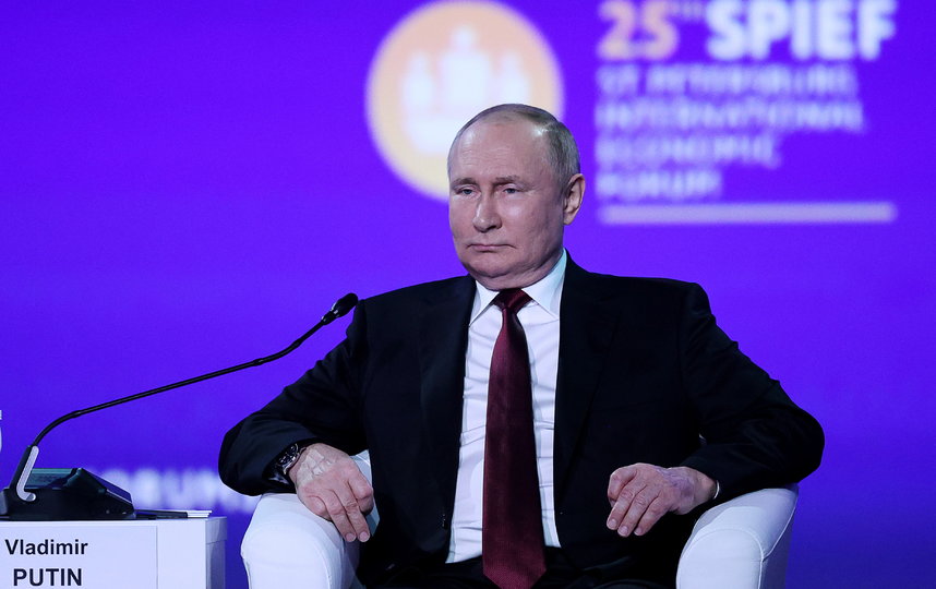 Путин назвал антироссийские санкции безумными и бездумными. Фото Бобылев Сергей/ТАСС, Getty