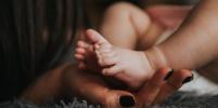 Семь симптомов, на которые обязательно должны обратить внимание родители новорожденных