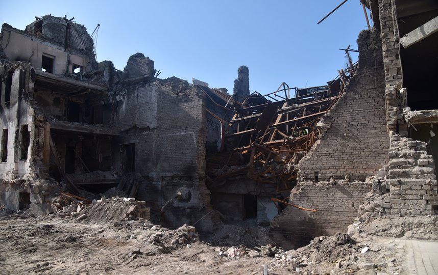 До ноября этого года планируется восстановить порядка 70–80% жилых разрушенных зданий Мариуполя. Фото gov.spb.ru