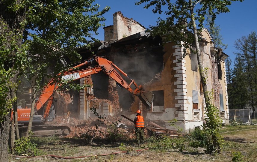 В Петербурге одобрили закон о реновации домов, построенных в 1957-1970 годах. 