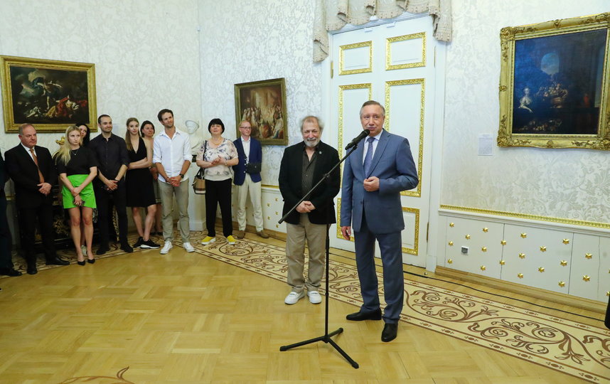 Губернатор Александр Беглов сообщил, что сейчас очень важной задачей является помочь преподавателям из Мариуполя перейти на новую образовательную программу. Фото gov.spb.ru