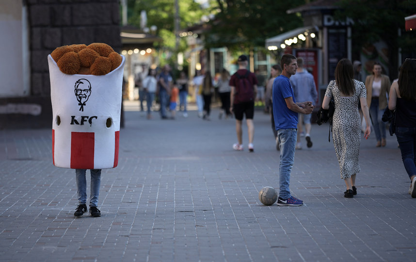 Компания Yum! Brands ведет переговоры о продаже российских ресторанов KFC. Фото Getty