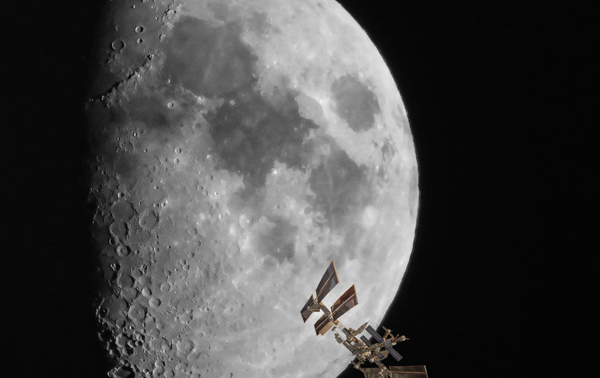 Луна, которая находится от Земли на расстоянии около 384 400 км / Автор: GlobePhoto. 