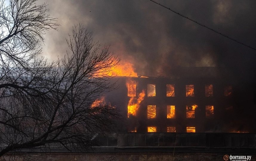 В Петербурге возник пожар. Фото соцсети