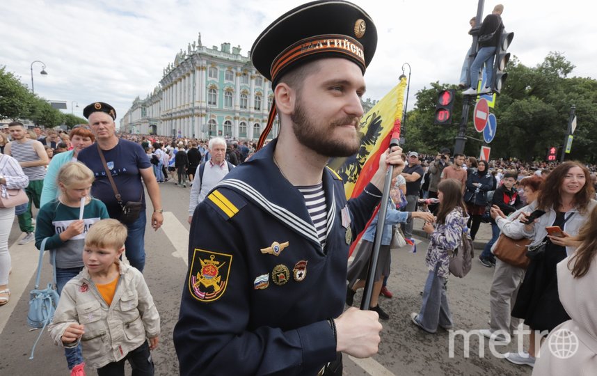 В Петербурге прошел главный Военно-морской парад. Фото Игорь Акимов., "Metro"