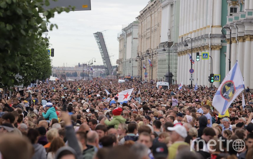 В Петербурге прошел главный Военно-морской парад. Фото Игорь Акимов., "Metro"