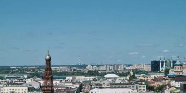 Улица Баумана и Богоявленская колокольня с высоты птичьего полёта.