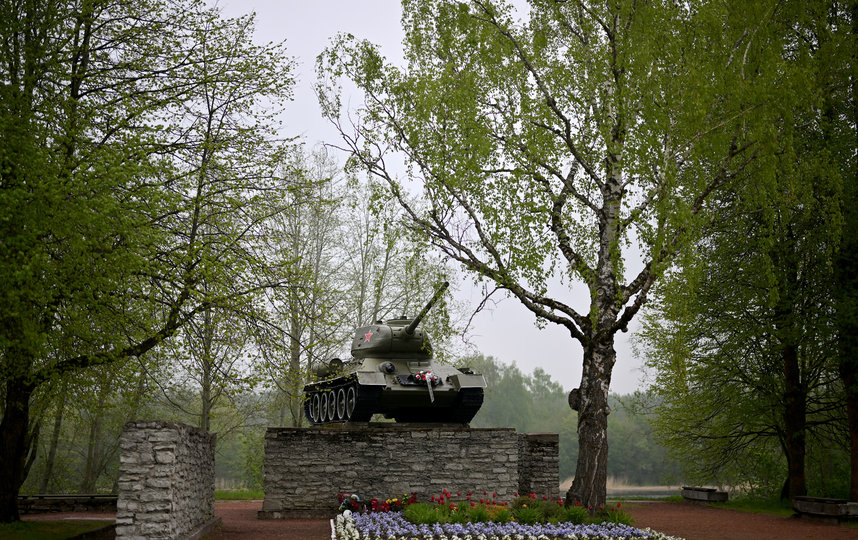 Курская область готова забрать у Эстонии демонтированный танк-памятник Т-34. Фото Getty