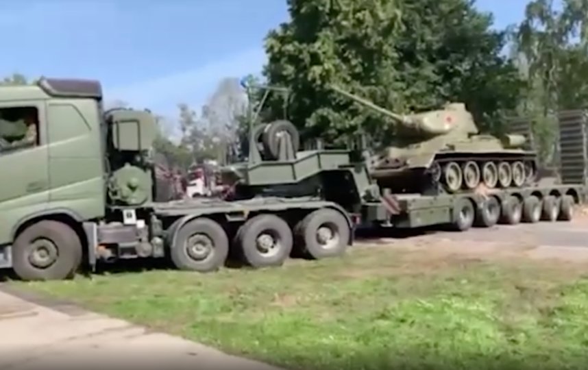 Курская область готова забрать у Эстонии демонтированный танк-памятник Т-34. Фото соцсети
