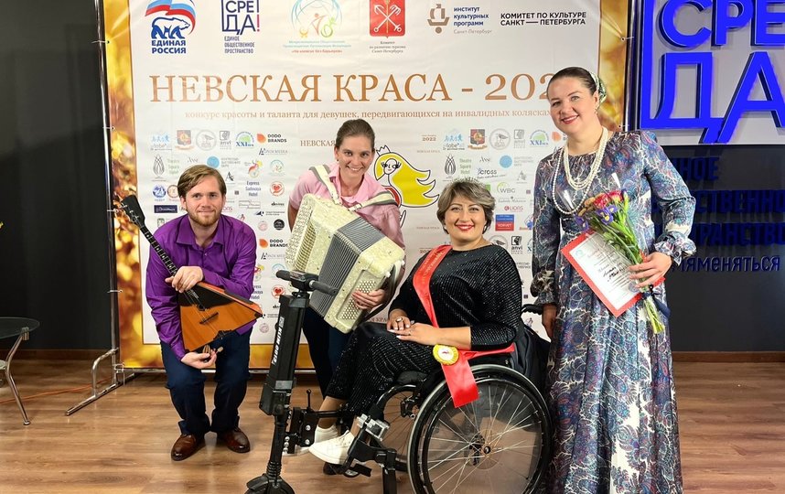 В мероприятие приняло участие 18 финалисток. Фото vk.com/nevskaiakrasa