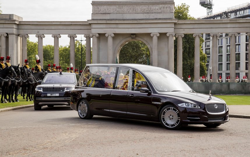Королеву Великобритании Елизавету II похоронили с государственными почестями в Виндзоре. Фото Getty