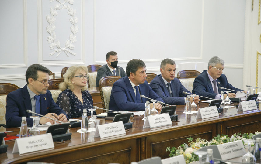 Беглов провел первое заседание призывной комиссии по мобилизации в Петербурге. Фото gov.spb.ru