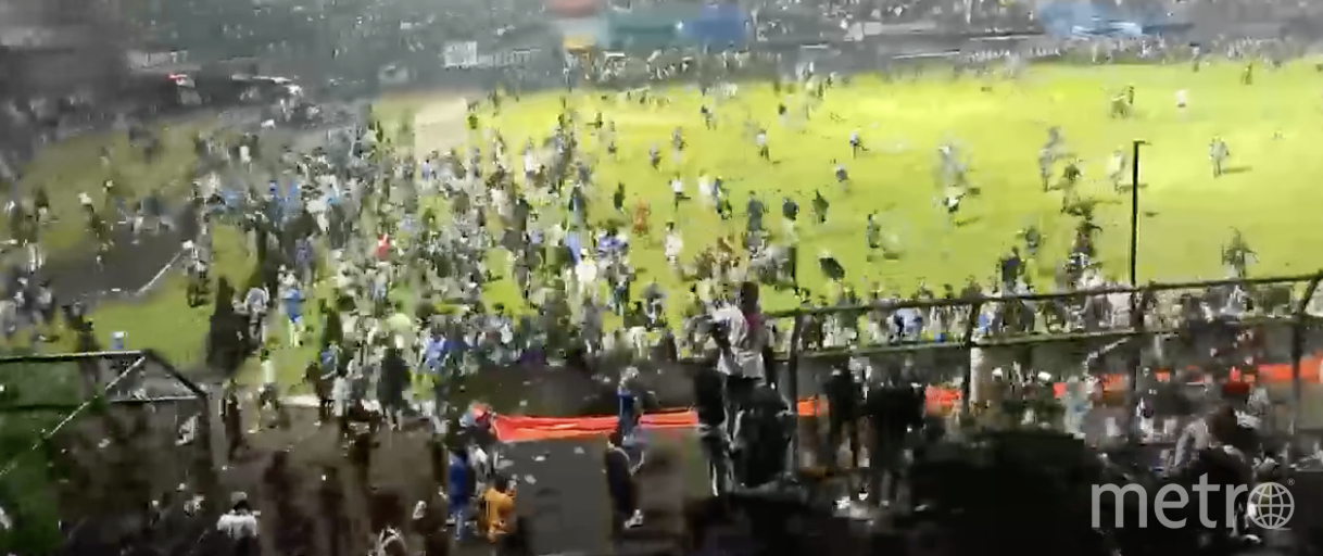 Reuters: 127 человек погибли в ходе беспорядков после футбольного матча в Индонезии