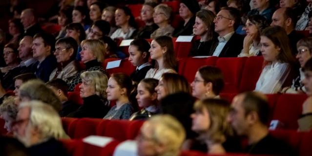 В Петербурге пройдет VI Международный кинофестиваль "Влюбленные в искусство".