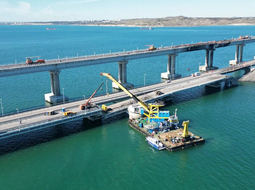 На Крымском мосту продолжаются восстановительные работы. Фото Telegram-канал Марата Хуснуллина.