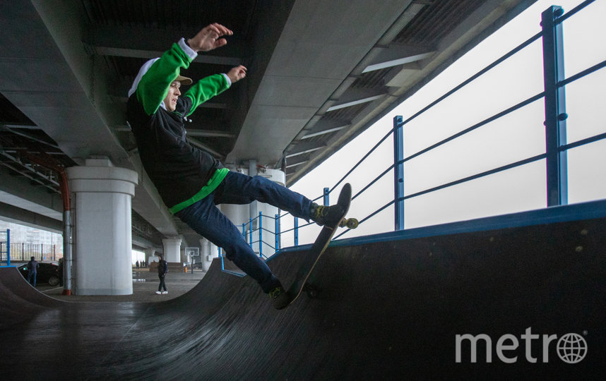Петербургский скейтер Никита Мочалкин не расстается с доской с 11 лет. Фото Игорь Акимов, "Metro"
