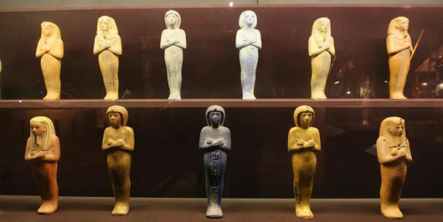 У каждой из 365 фигурок лицо самого Тутанхамона.