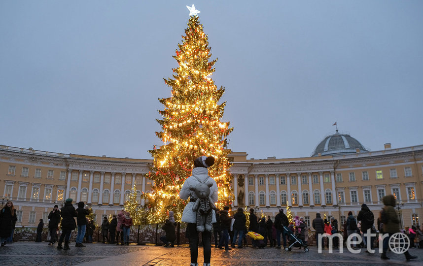 Без фейерверка и концерта на Дворцовой: как петербуржцы проведут новогоднюю ночь. Фото Алена Бобрович, "Metro"