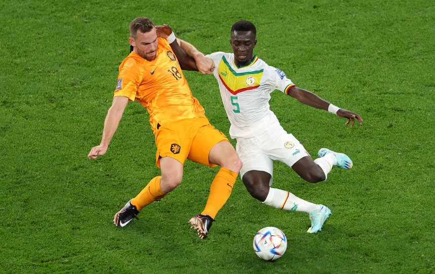Сборная Голландии выдала яркий матч против Сенегала, но вырвала победу лишь в последнюю десятиминутку. Фото Getty