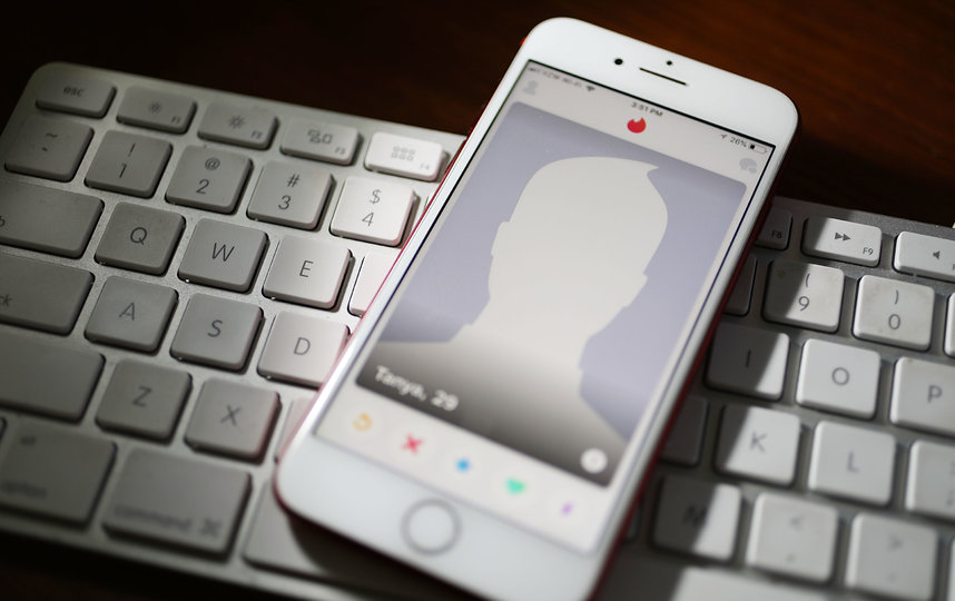 Технологии решают за нас: в какие ловушки можно попасть в приложениях для знакомств. Фото Getty