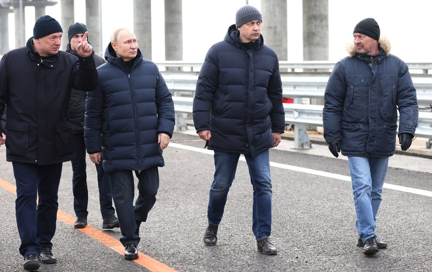 Путин посетил Крымский мост и проехал по нему на автомобиле. Фото kremlin.ru