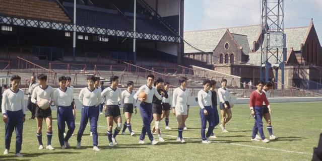 Корейцы – на поле Goodison Park, перед матчем с Португалией.