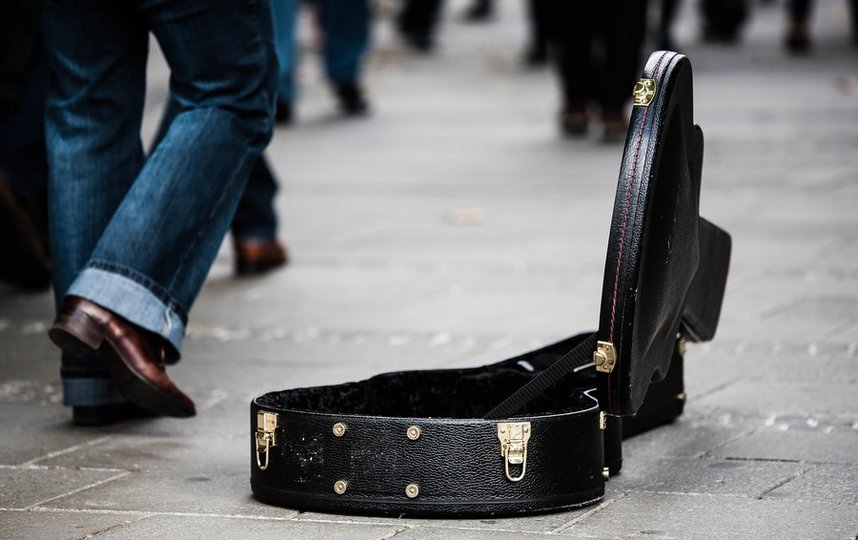 ЗакС Петербурга окончательно принял законопроект об уличных музыкантах. Фото pixabay