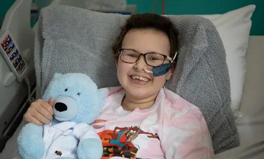 Алисса стала первым пациентом, получившим клеточную терапию в детской больнице Great Ormond Street (GOSH) в Лондоне, спустя всего 6 лет после создания метода в 2015 году.