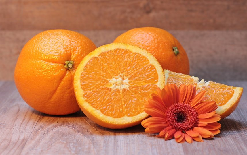 Апельсины – обязательный ингредиент напитка. Фото pixabay