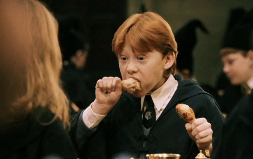 Рон Уизли – знает толк в еде. Кадр из фильма "Гарри Поттер и философский камень". 